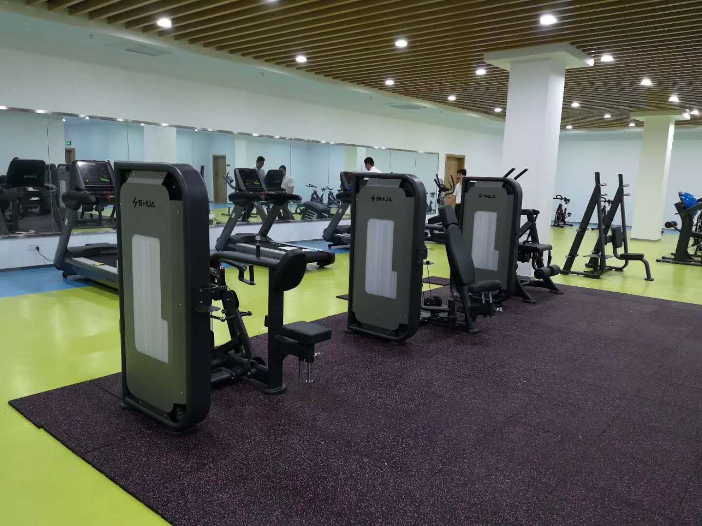 单位健身房器材